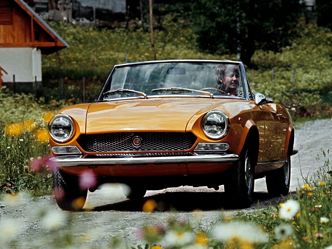 Fiat 124 Sport Spider I (1966–1985) · 2.0 MT (103 л.с.)