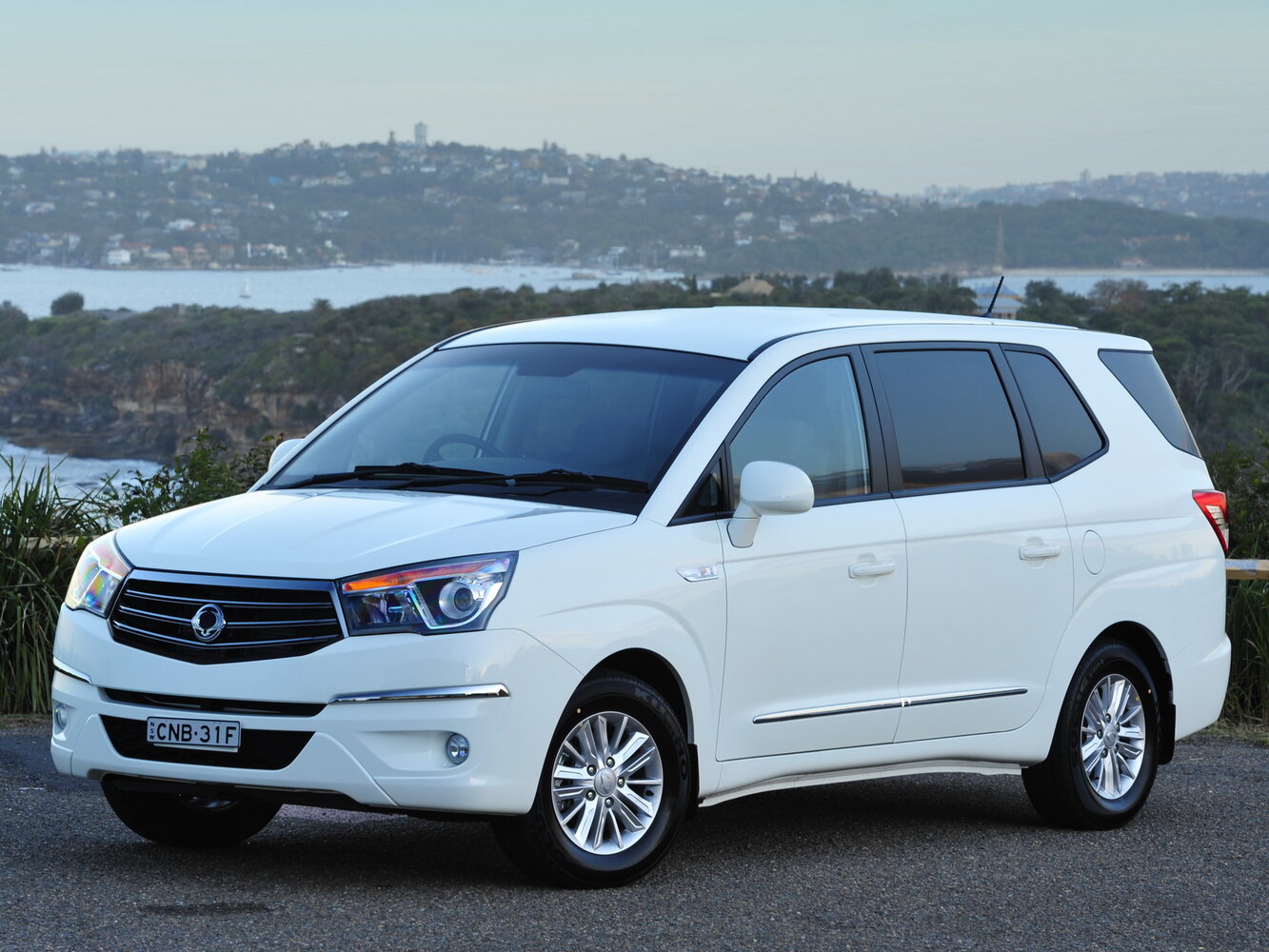 SsangYong Stavic (2013–2019) · 2.0d AT (155 л.с.)