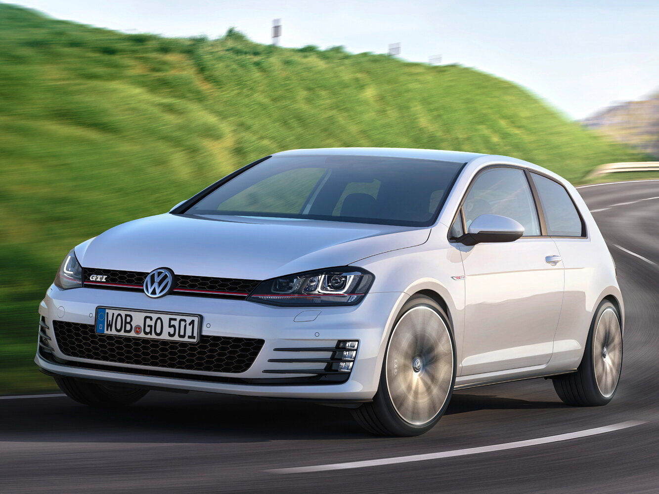 Volkswagen Golf GTI VII (2013–2017) · 2.0 MT (220 л.с.)