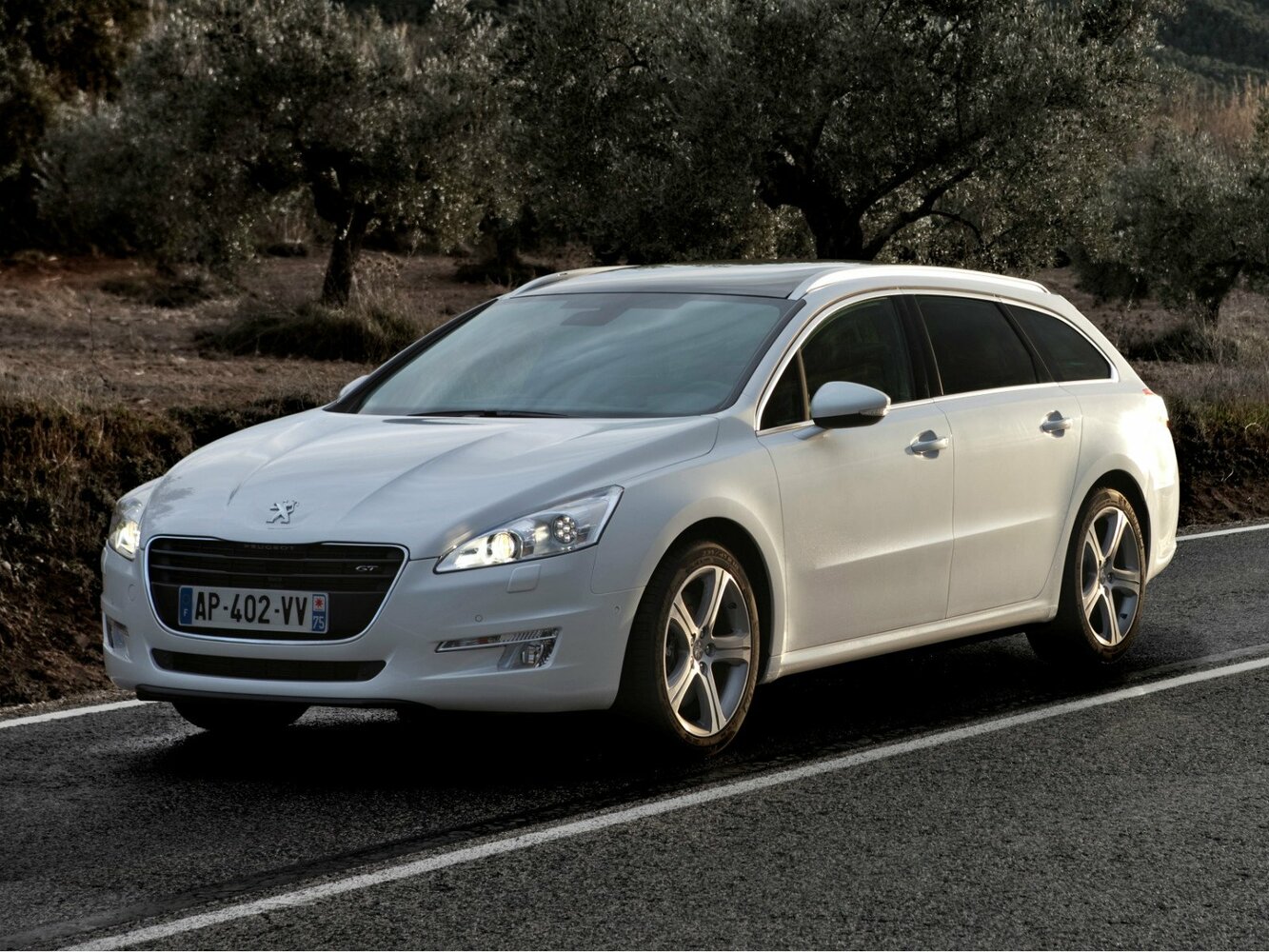 Peugeot 508 I (2011–2014) · 1.6d MT (115 л.с.)