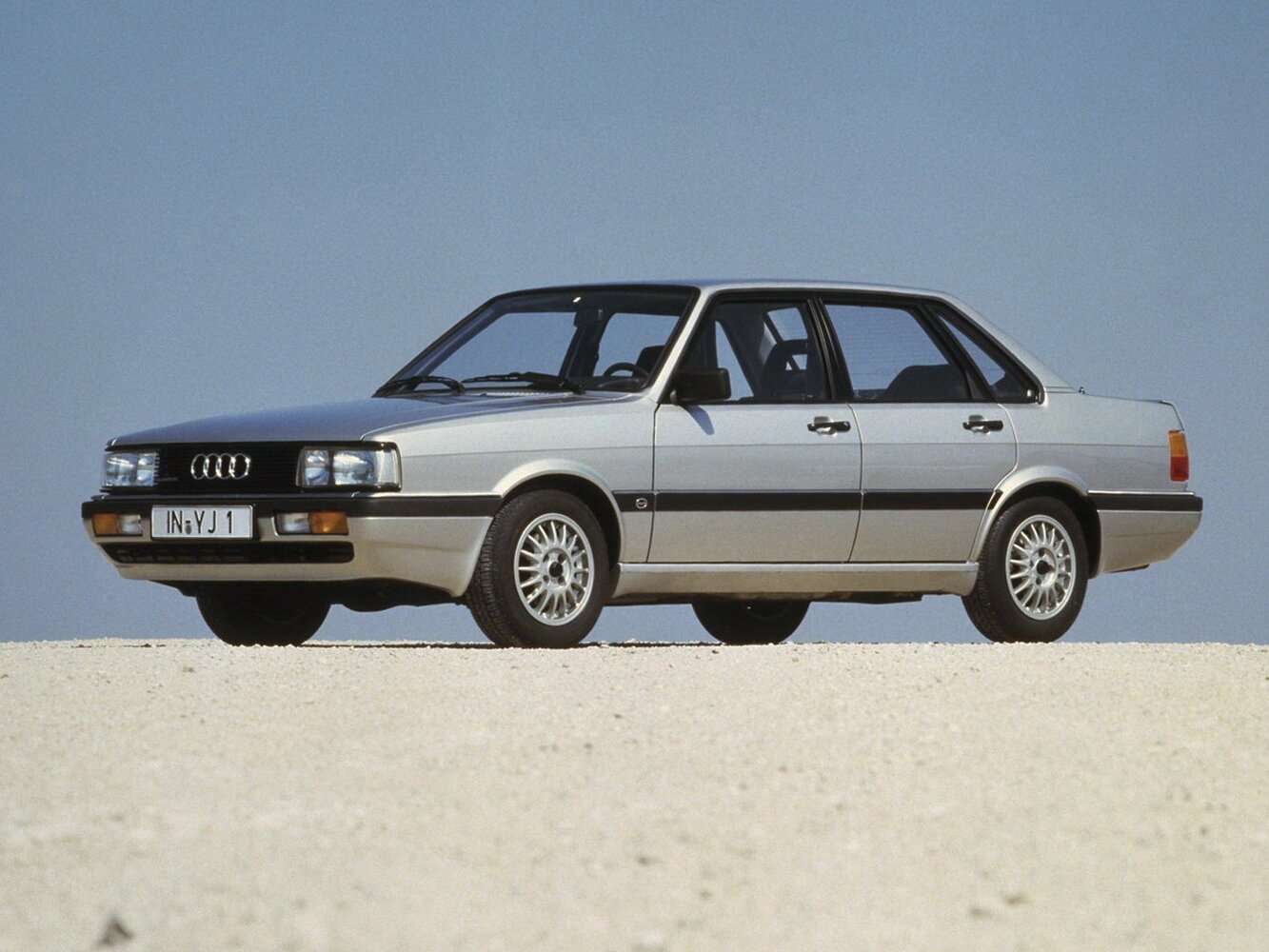 Audi 90 I (B2) (1984–1987) · 2.0 MT (113 л.с.)