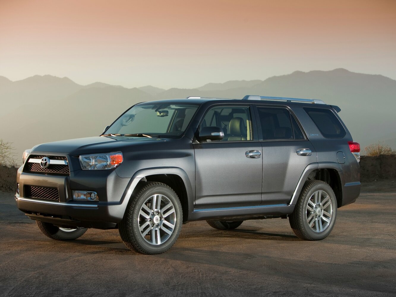 Toyota 4Runner V (2009–2013) · 4.0 AT (273 л.с.)