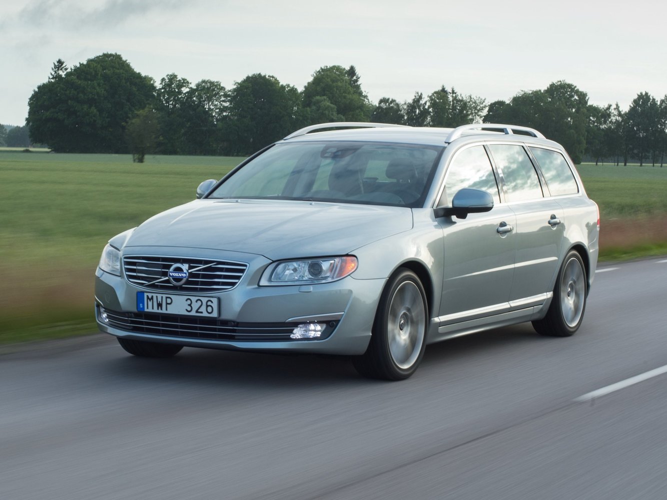 Volvo V70 III Рестайлинг (2013–2016) · 2.4d AT (181 л.с.) 4WD