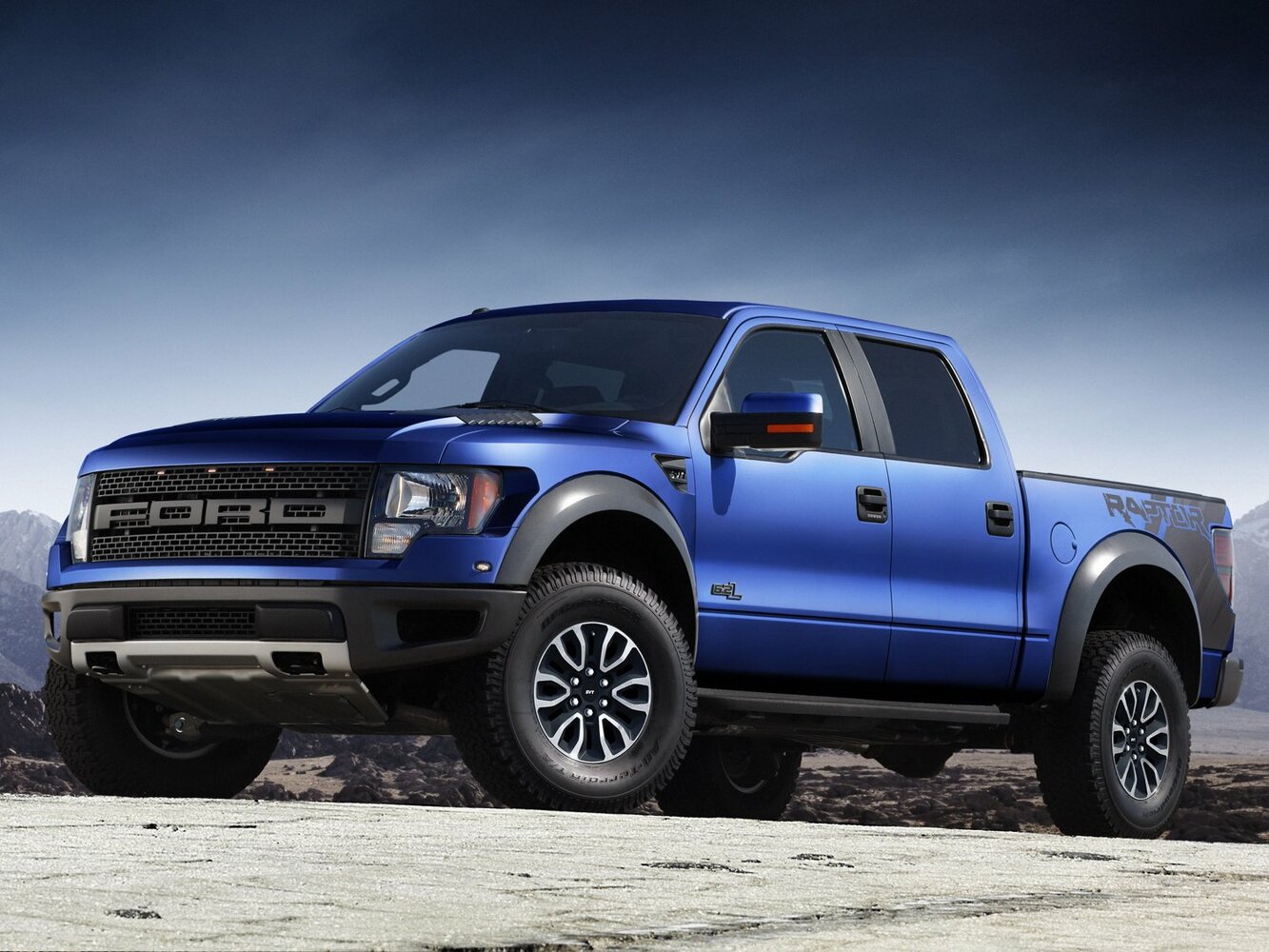SVT Raptor 5.4 AT (320 л.с.) 4WD