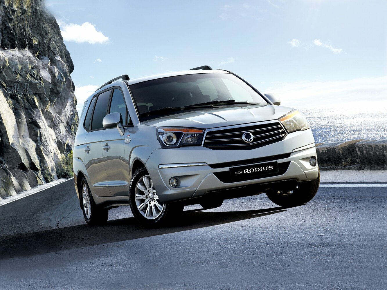 SsangYong Rodius II (2013–2019) · 2.0d MT (155 л.с.)