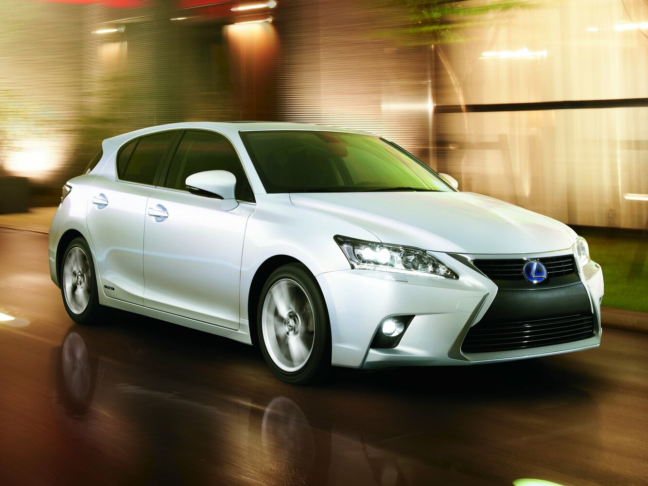 Lexus CT I Рестайлинг (2014–2018) · 200h 1.8hyb CVT (99 л.с.)