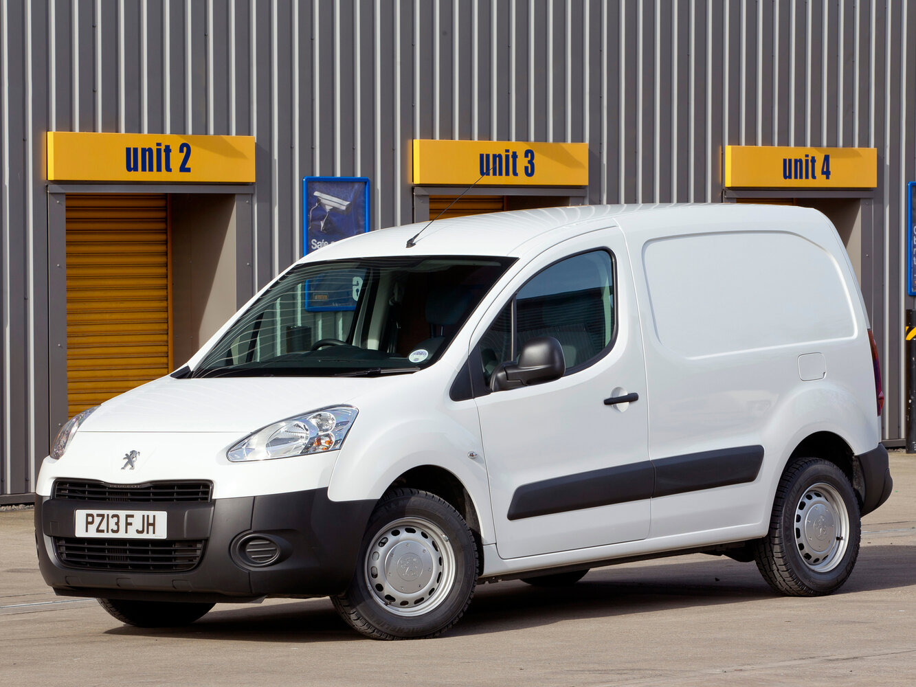 Peugeot Partner II Рестайлинг (2012–2015) · 1.6 MT (90 л.с.)