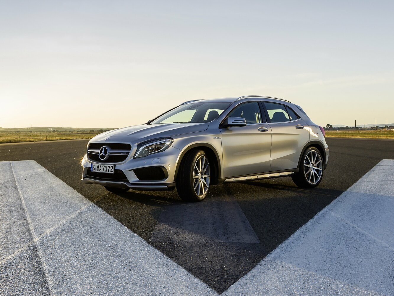 Mercedes-Benz GLA AMG I (X156) (2014–2017) · 45 AMG 2.0 AMT (360 л.с.) 4WD