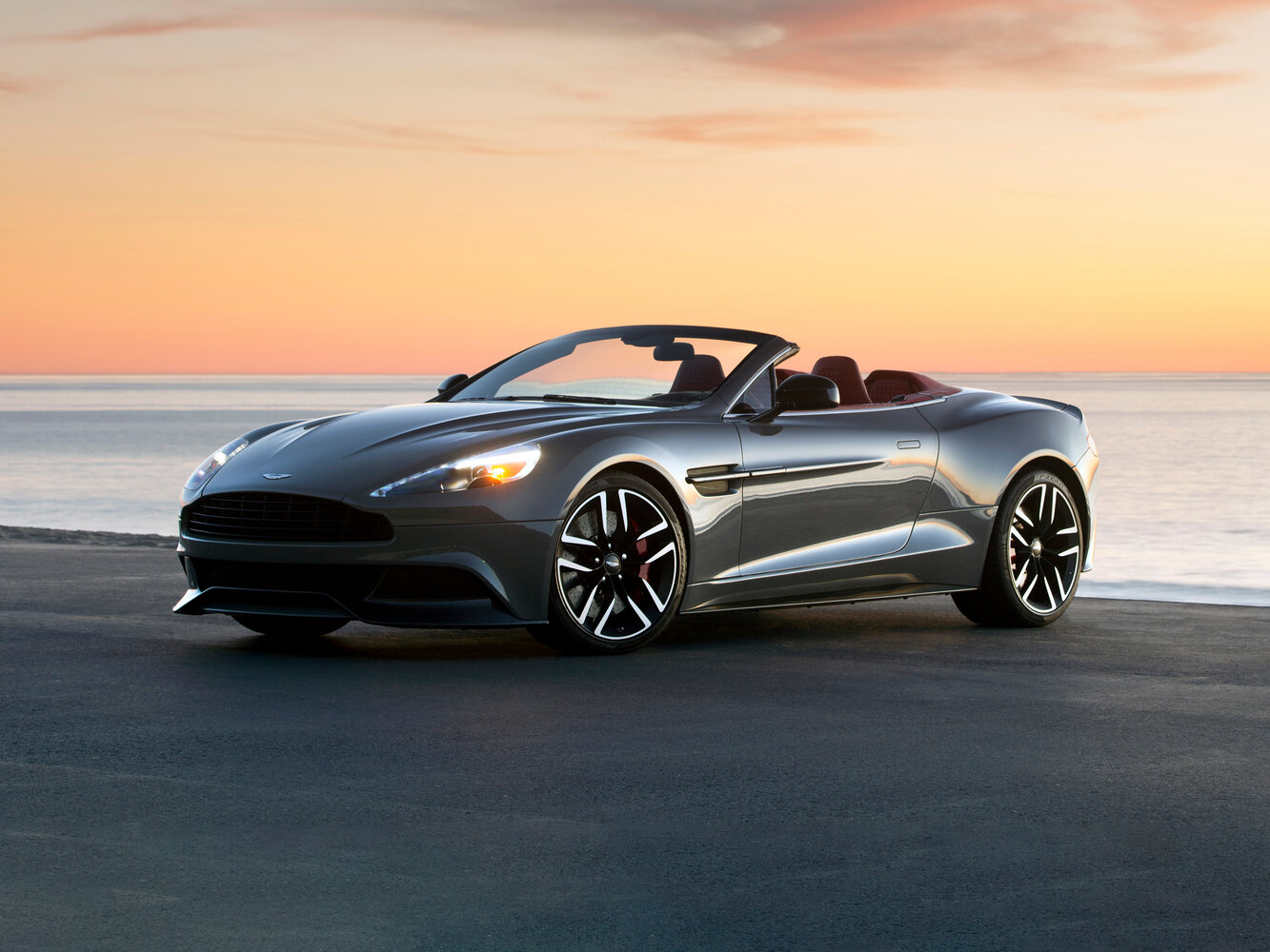 Aston Martin Vanquish II (2012–2018) · Volante 5.9 AT (576 л.с.)