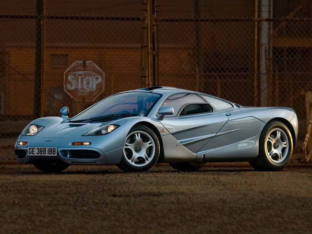 McLaren F1 (1992–2000) · 6.1 MT (627 л.с.)