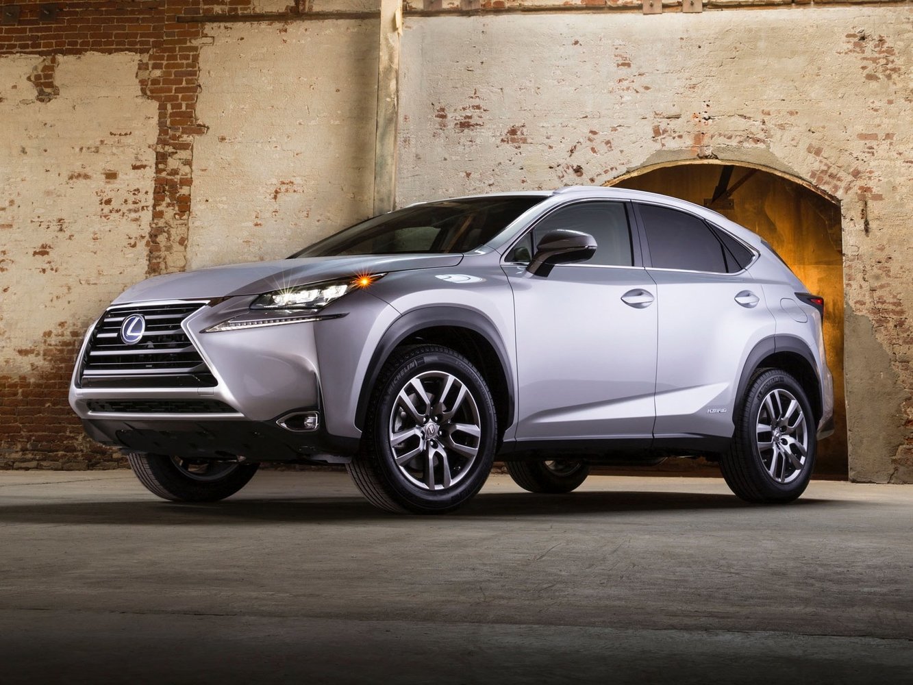 Lexus NX I (2014–2017) · 200t 2.0 AT (238 л.с.) 4WD