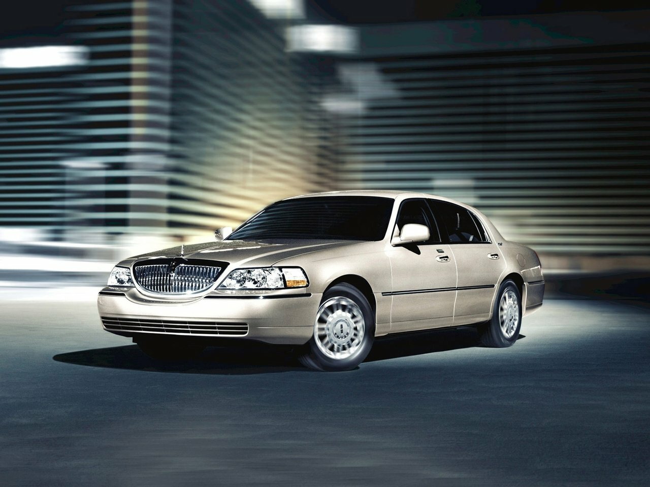Lincoln Town Car III Рестайлинг (2003–2011) · 4.6 AT (239 л.с.)