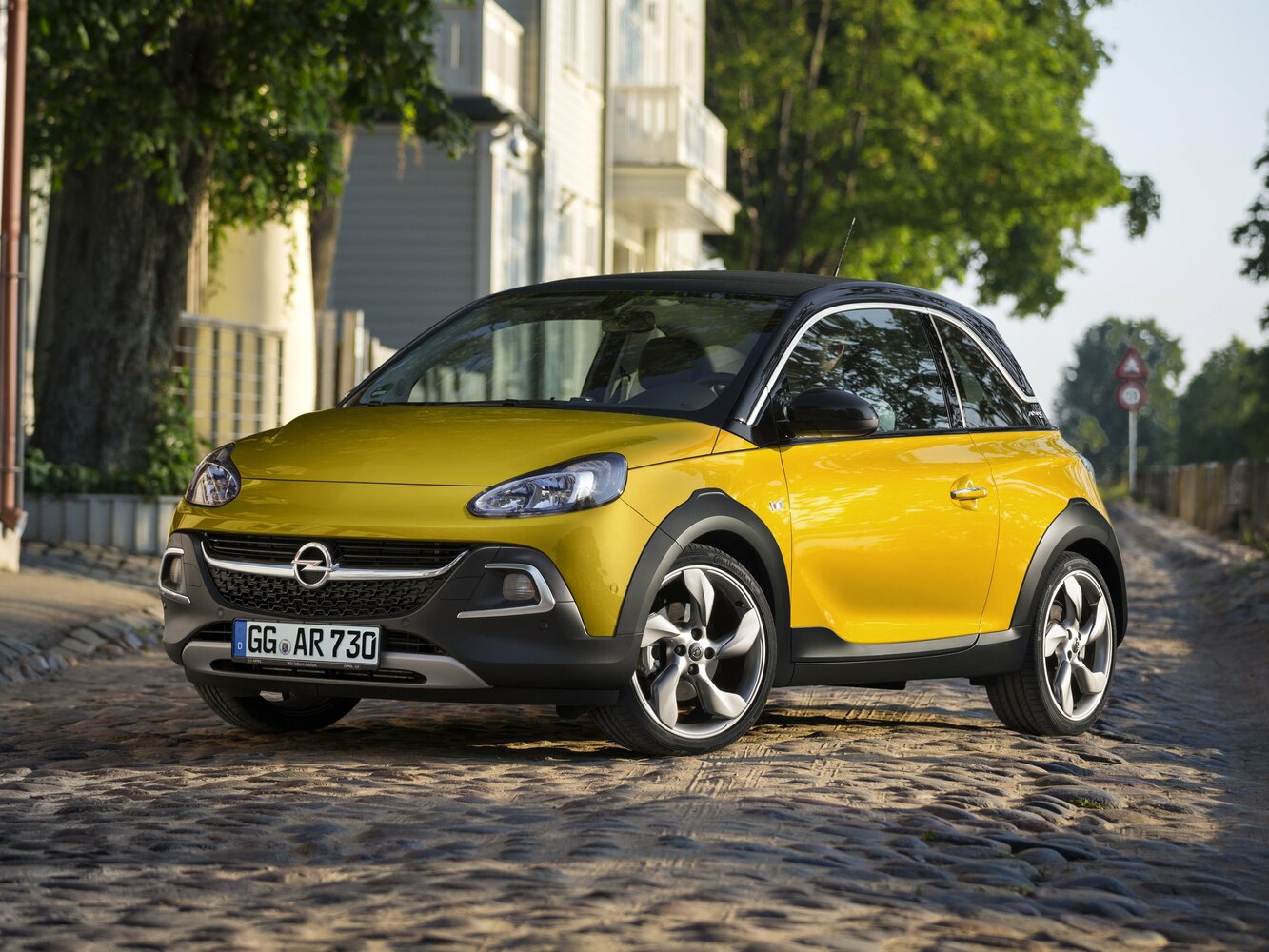 Opel Adam I (2013–2019) · Rocks 1.0 MT (90 л.с.)