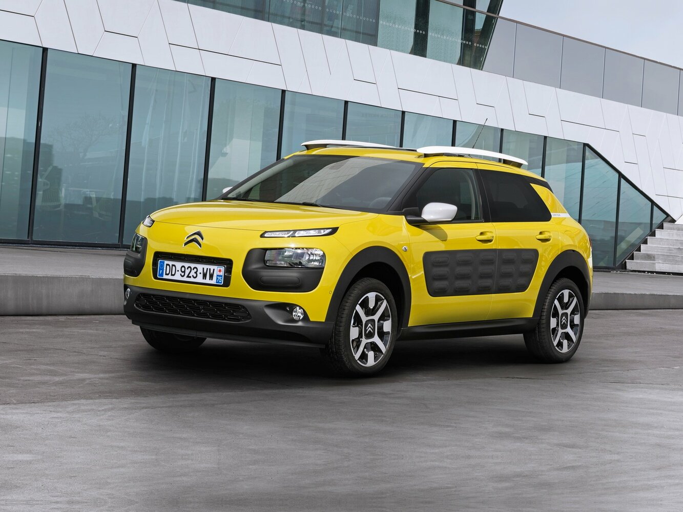 Citroen C4 Cactus I (2014–2017) · 1.6d AMT (92 л.с.)