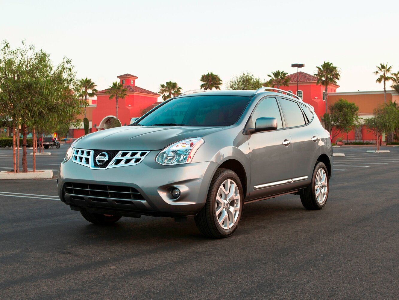 Nissan Rogue I Рестайлинг (2010–2013) · 2.5 CVT (170 л.с.) 4WD
