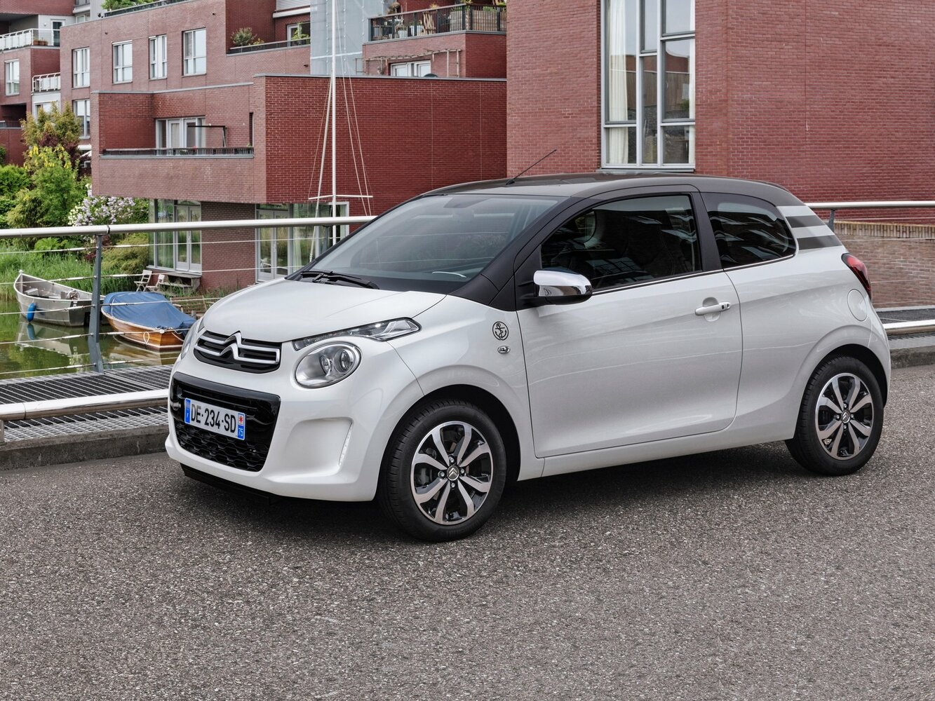 Citroen C1 II (2014–2022) · 1.0 AMT (69 л.с.)