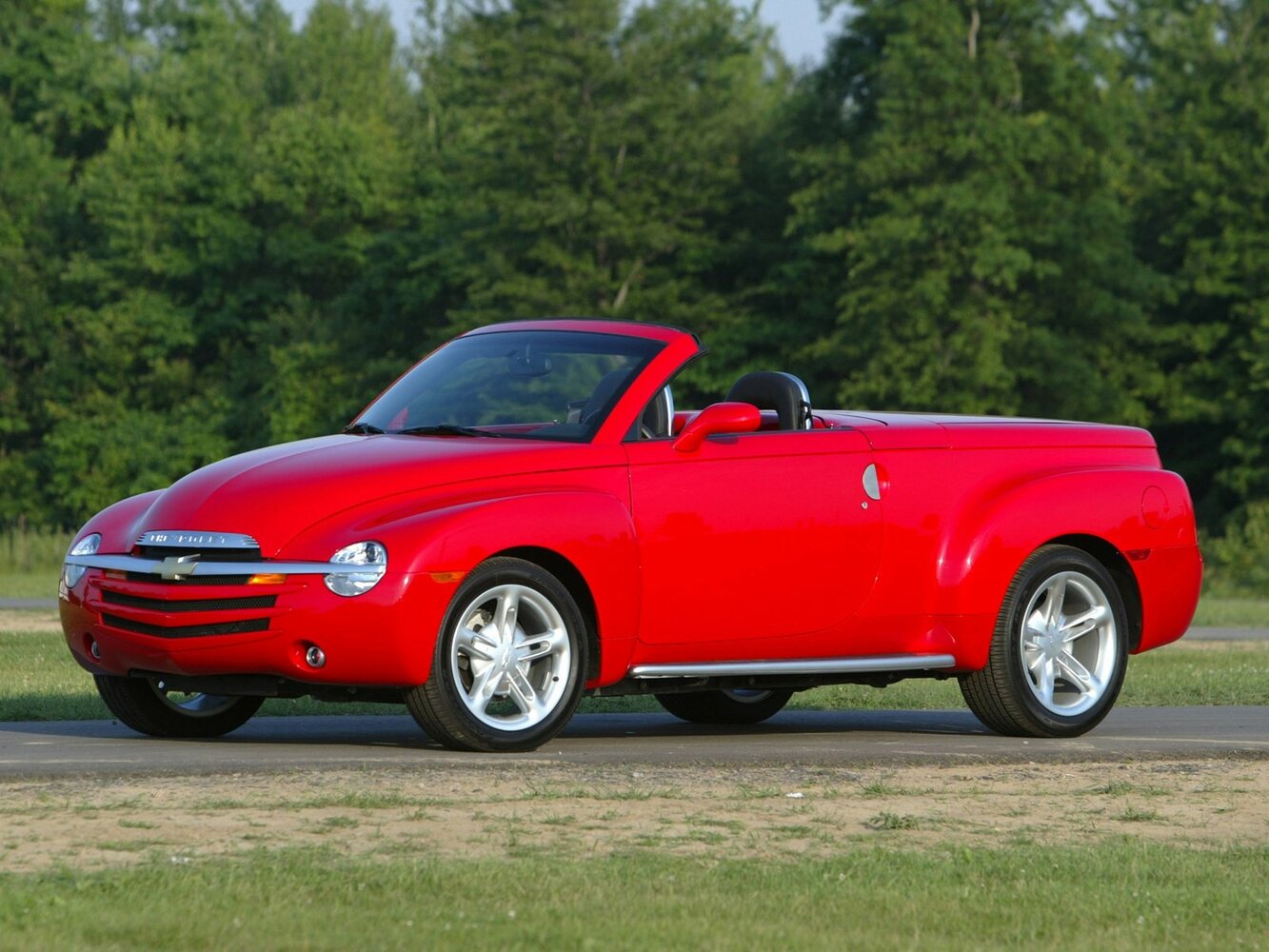 Chevrolet SSR (2003–2006) · 6.0 AT (390 л.с.)