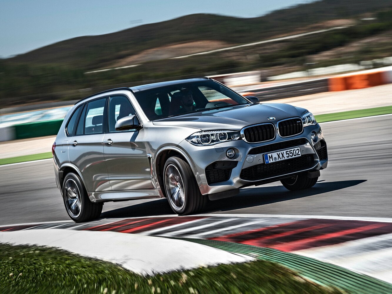 BMW X5 M II (F85) (2014–2018) · 4.4 AT (575 л.с.) 4WD