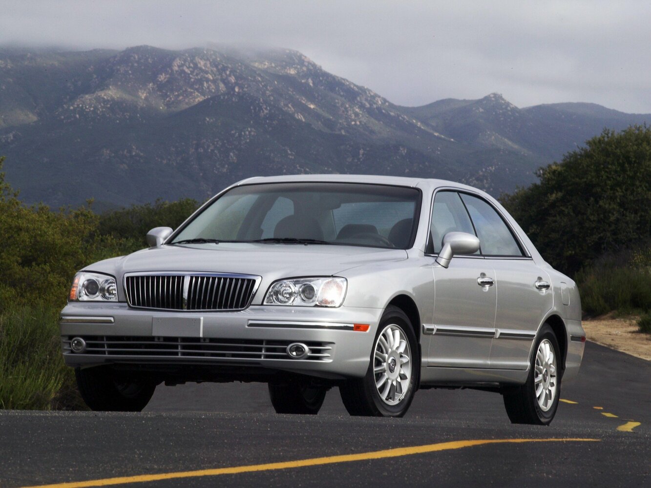 Hyundai Grandeur III Рестайлинг (2002–2005) · 2.0 MT (137 л.с.)