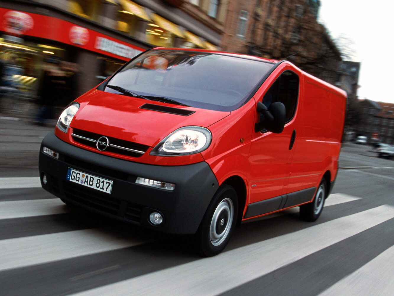 Opel Vivaro A (2001–2006) · 1.9d MT (100 л.с.)