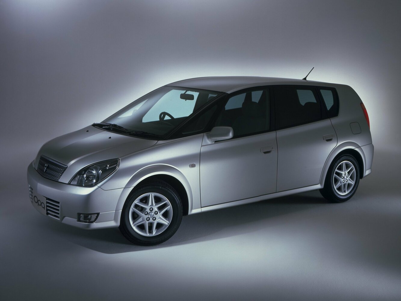 Toyota Opa I (2000–2002) · 1.8 AT (136 л.с.)