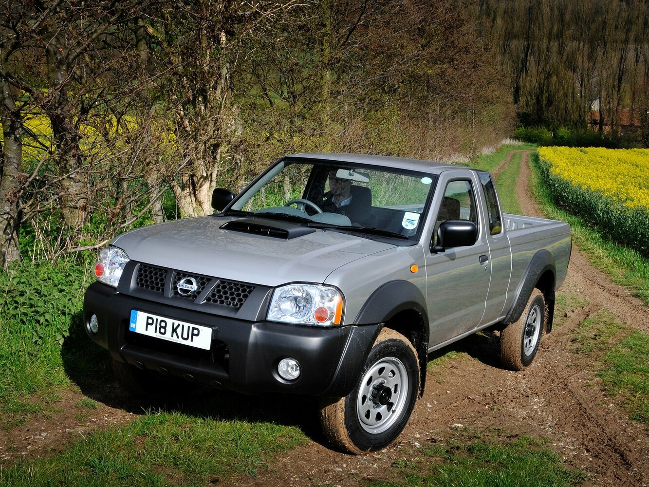 Nissan NP300 (2008–2015) · 2.5d MT (133 л.с.) 4WD