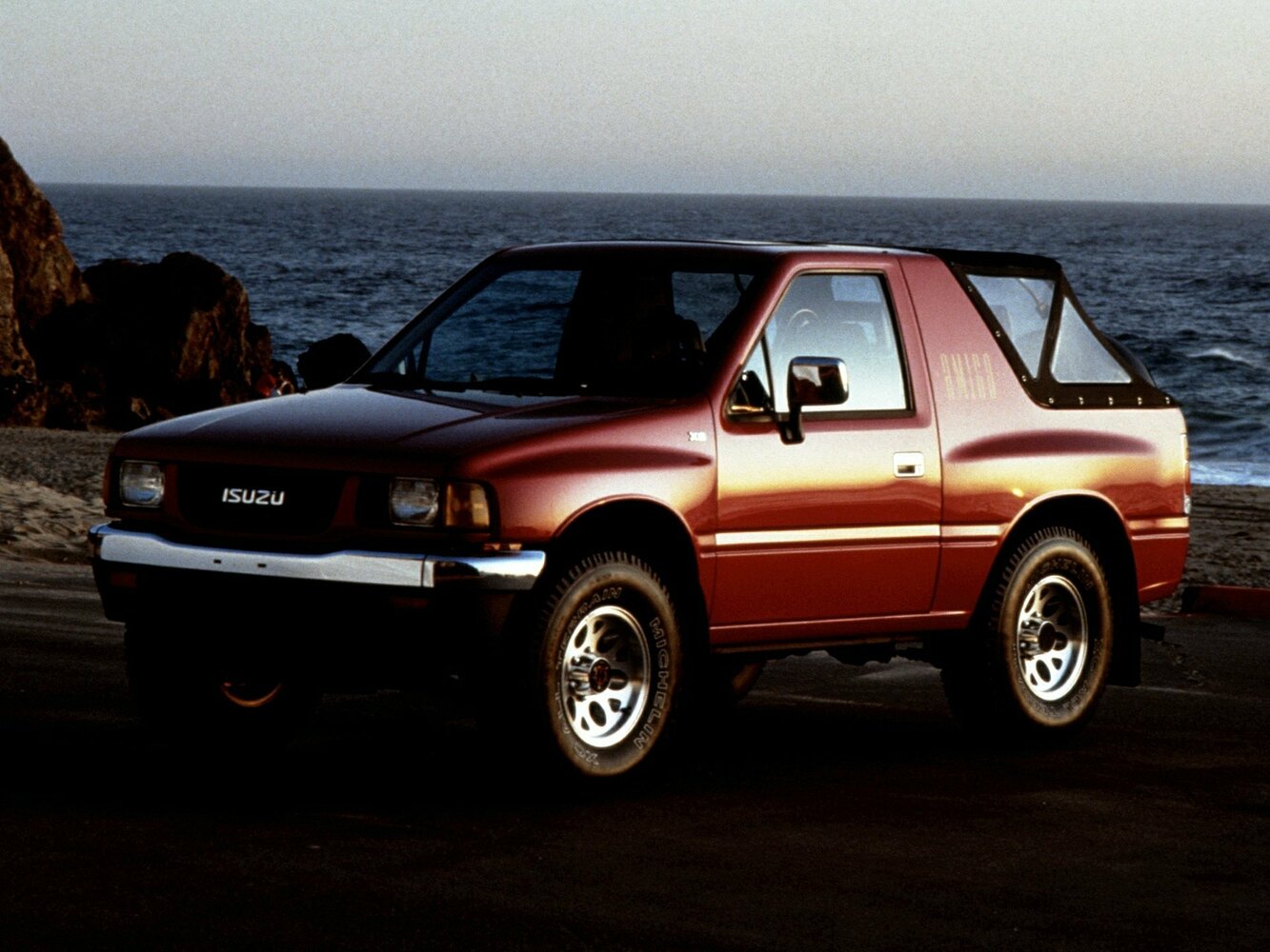 Isuzu Amigo I (1989–1994) · 2.6 MT (120 л.с.) 4WD