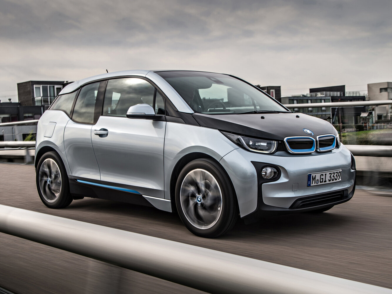 BMW i3 I (I01) (2013–2017) · REX 60Ah 0.7hyb AT (170 л.с.)