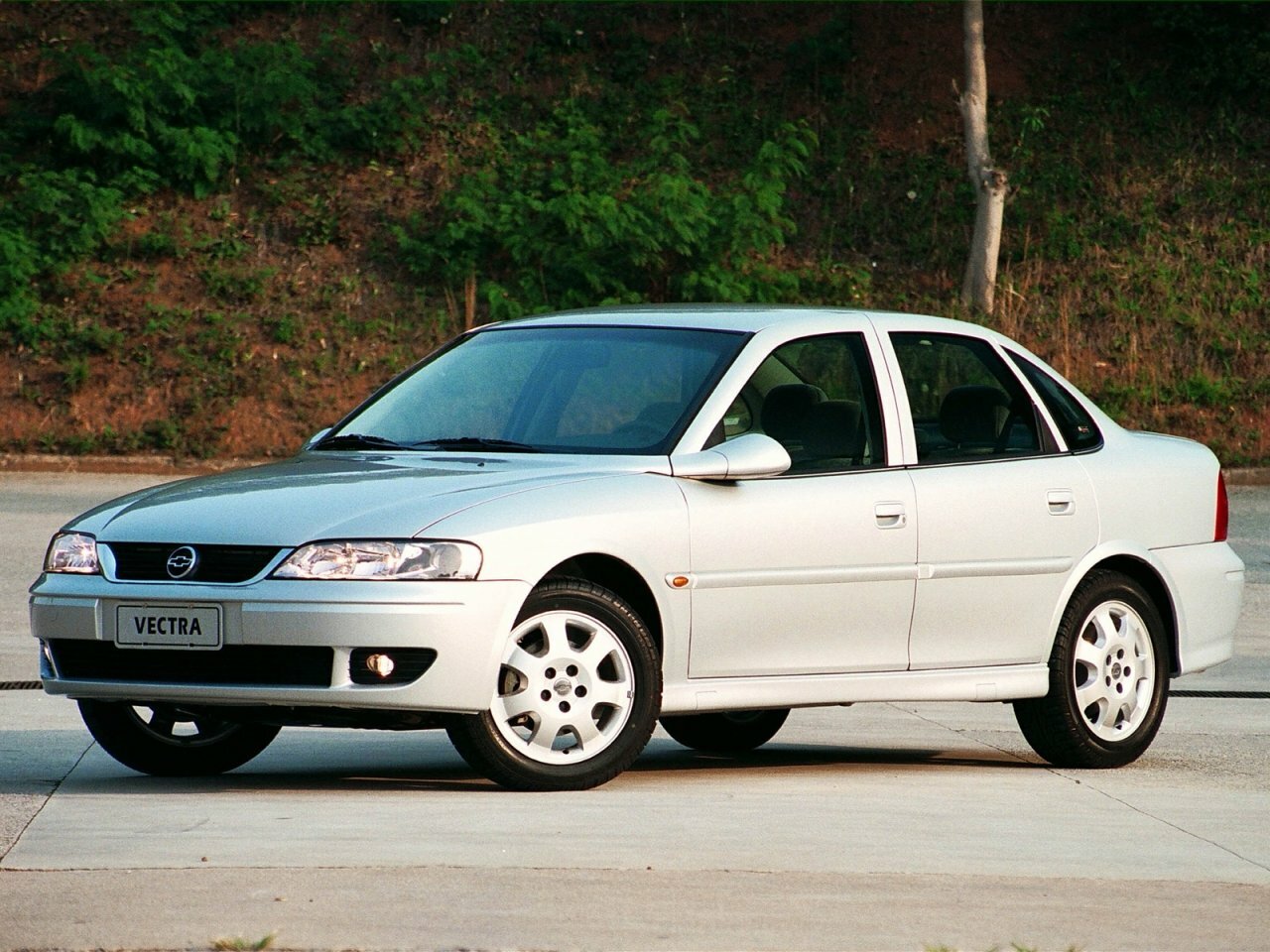 Chevrolet Vectra II (1996–2002) · 2.0 MT (110 л.с.)