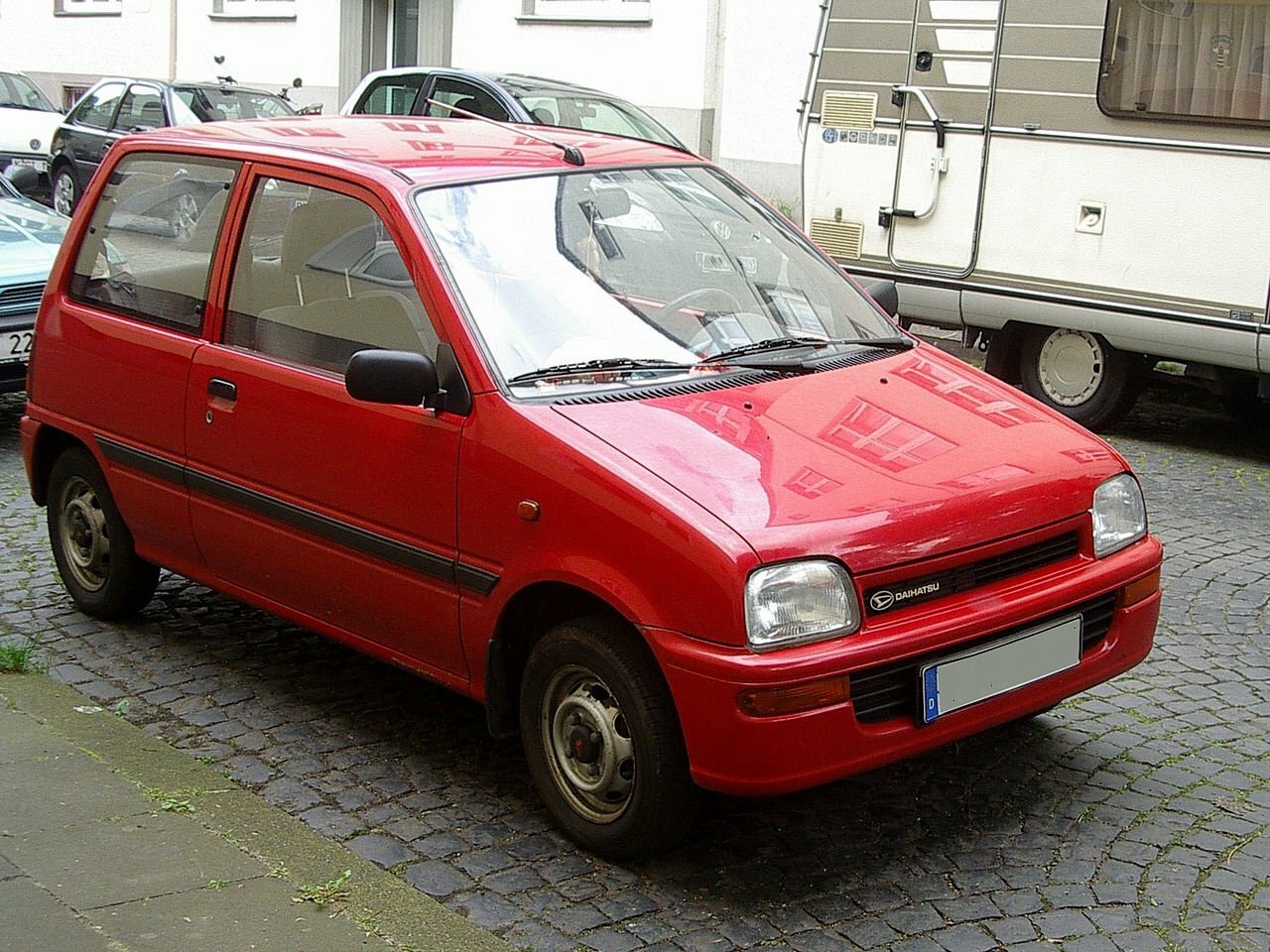 Daihatsu Cuore III (L200) (1990–1995) · 0.9 MT (41 л.с.)