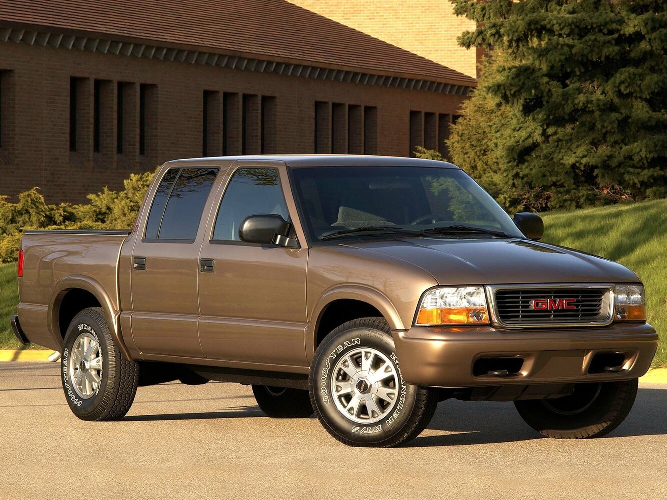 GMC Sonoma II(GMT400) (1994–2004) · 4.3 MT (190 л.с.)