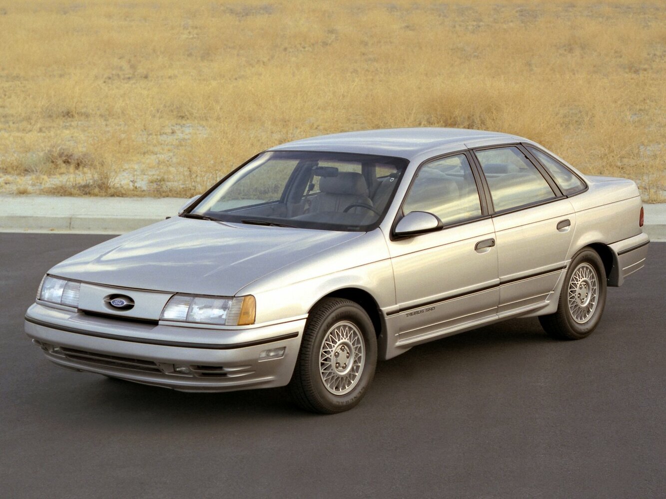 Ford Taurus I (1985–1991) · 3.0 AT (140 л.с.)