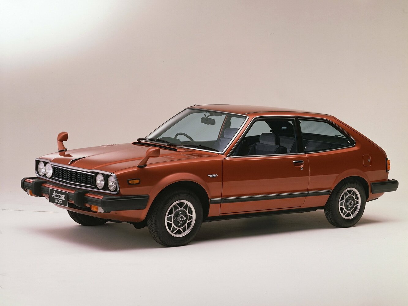 Honda Accord I (1976–1981) · 1.6 AT (80 л.с.)