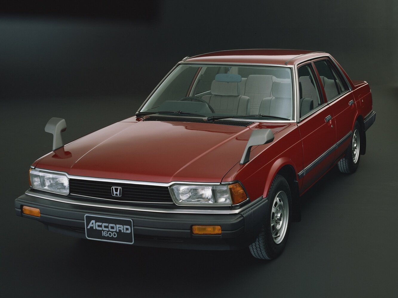 Honda Accord II (1981–1985) · 1.8 AT (101 л.с.)