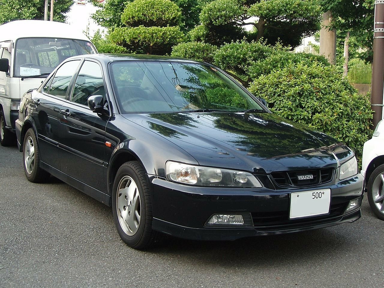 Isuzu Aska IV (1997–2002) · 2.0 MT (150 л.с.)