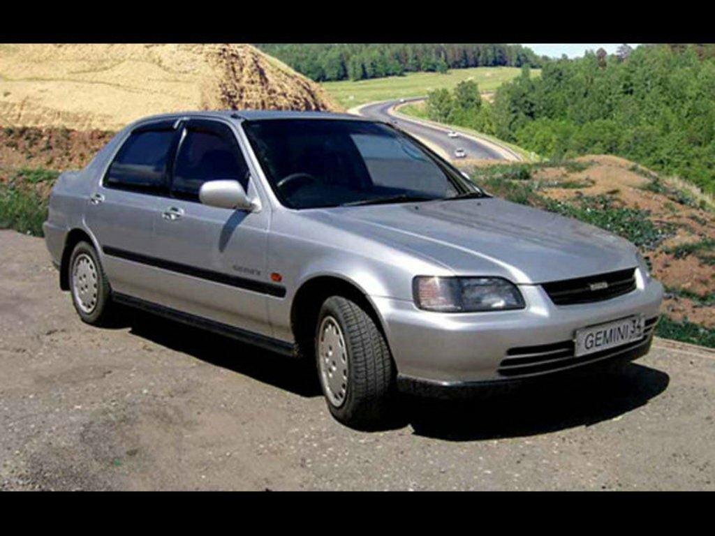 Isuzu Gemini IV (1993–1996) · 1.6 AT (120 л.с.)