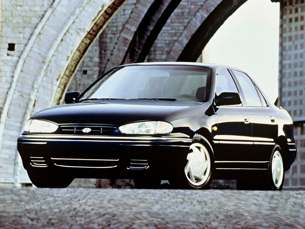 Hyundai Elantra I (J1) (1990–1995) · 1.6 MT (114 л.с.)