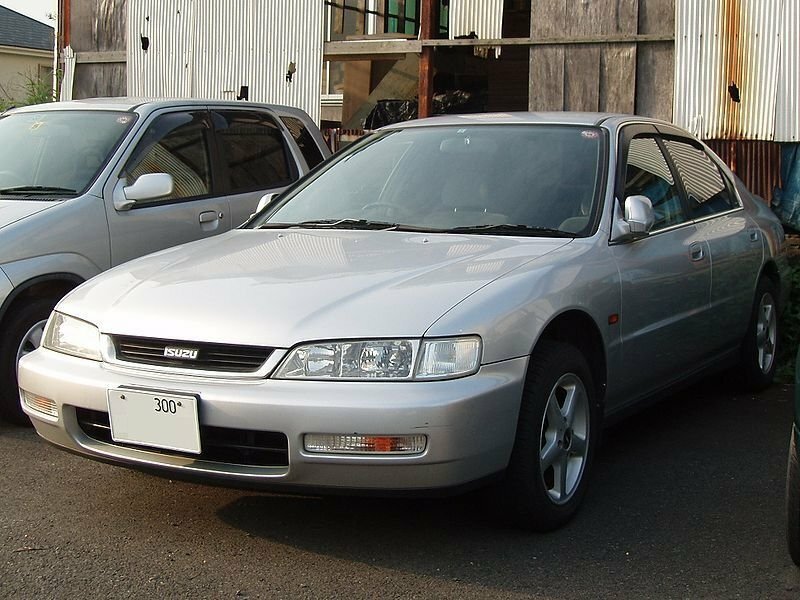 Isuzu Aska III (1994–1997) · 2.0 AT (135 л.с.)
