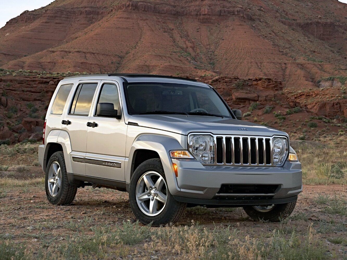 Jeep Liberty (North America) II (2007–2012) · 3.7 MT (213 л.с.) 4WD