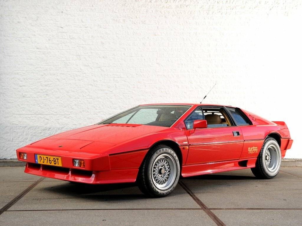 Lotus Esprit III (1981–1987) · 2.2 MT (218 л.с.)