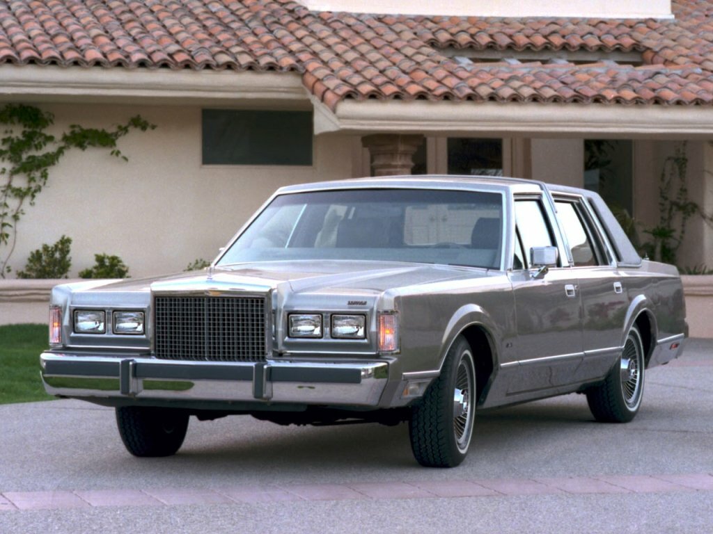 Lincoln Town Car I (1980–1989) · 4.9 AT (132 л.с.)