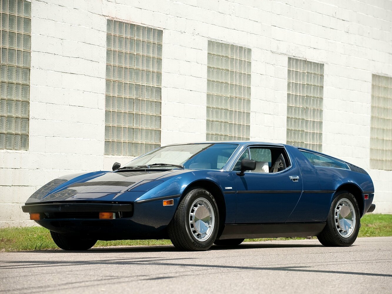 Maserati Bora (1971–1980) · 4.9 MT (300 л.с.)