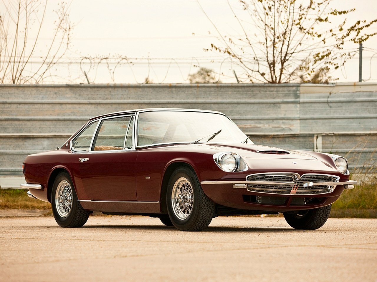 Maserati Mexico (1967–1972) · 4.9 MT (290 л.с.)