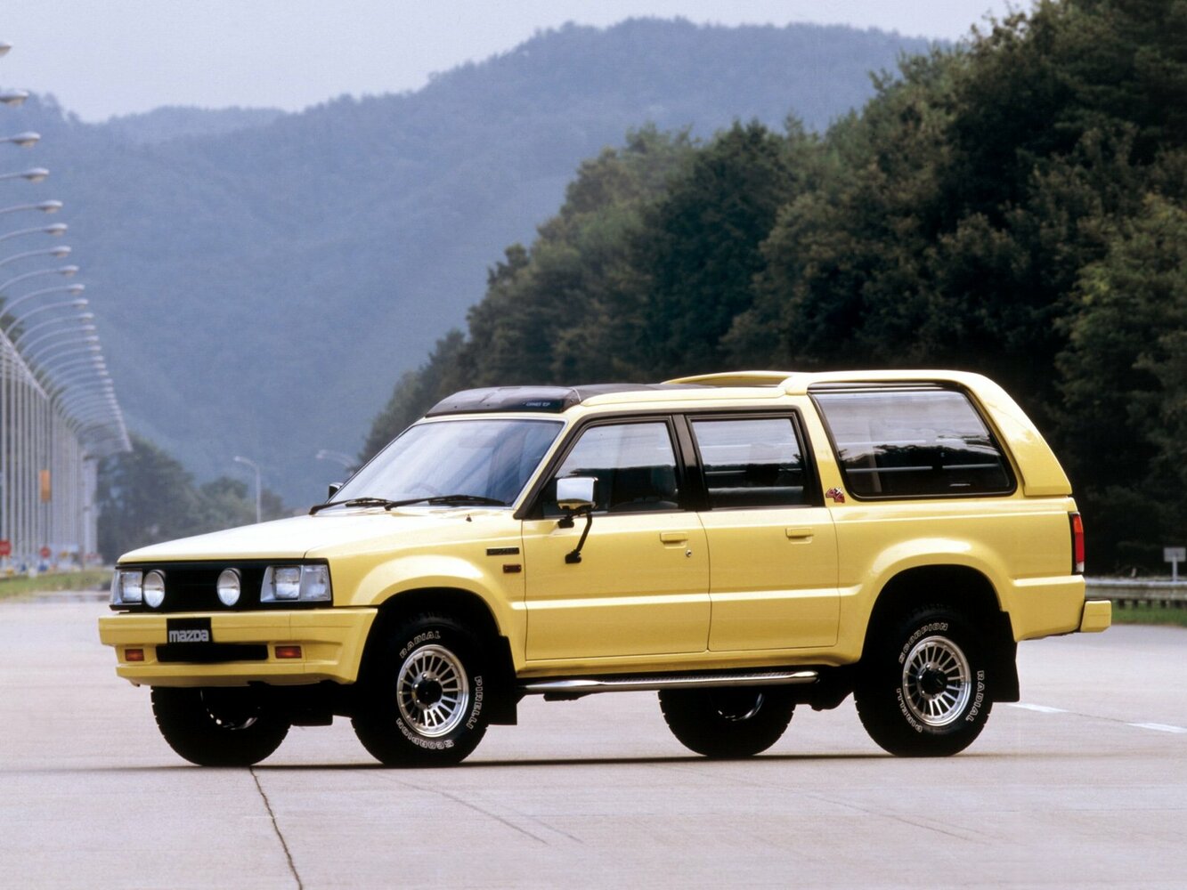 Mazda Proceed Marvie (1990–1999) · 2.6 AT (120 л.с.) 4WD
