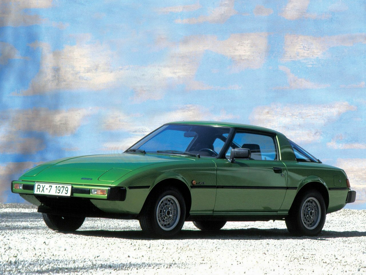 Mazda RX-7 I (SA) (1979–1986) · 1.2 AT (105 л.с.)