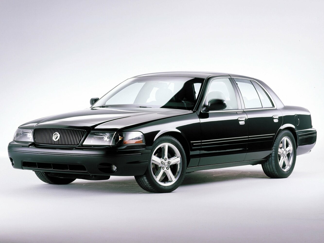 Mercury Marauder (2002–2004) · 4.6 AT (300 л.с.)