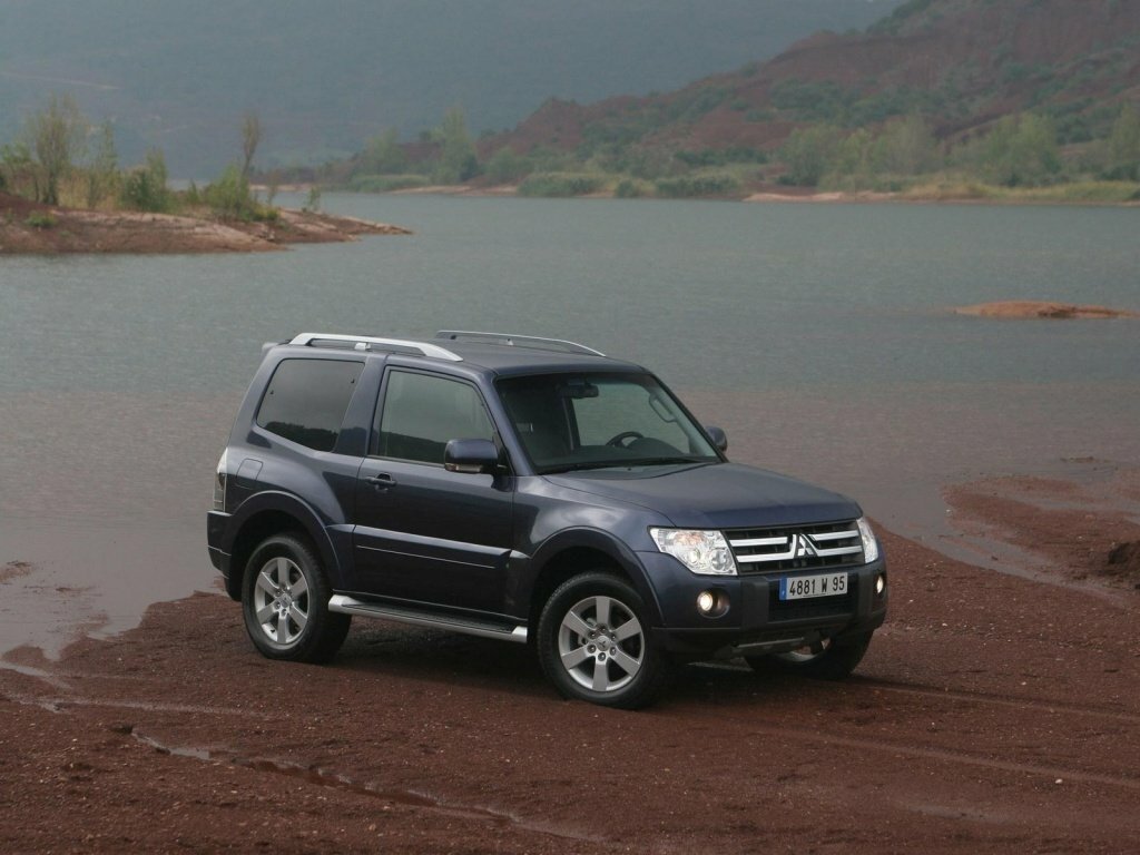 Mitsubishi Montero IV (2006–2021) · 3.2d MT (165 л.с.) 4WD