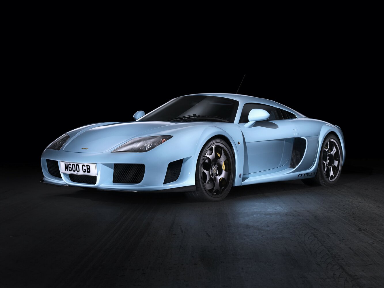 Noble M600 (2010–2018) · 4.4 MT (660 л.с.)