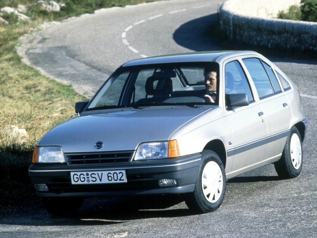 Opel Kadett E Рестайлинг (1989–1993) · 1.6 AT (82 л.с.)