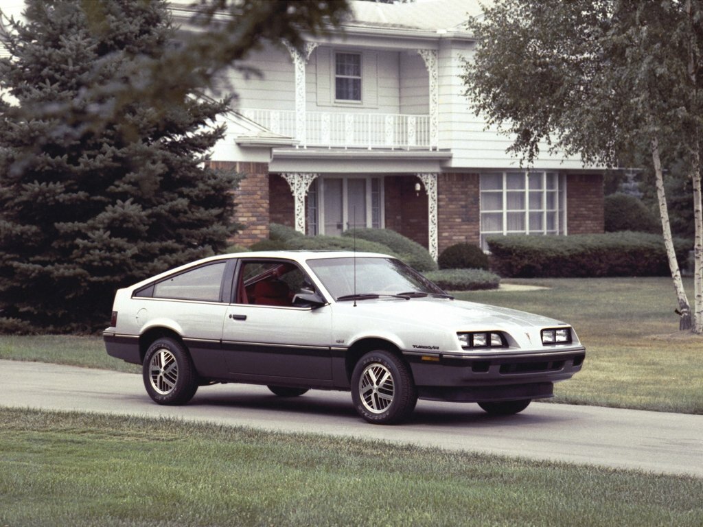 Pontiac Sunbird II (1981–1988) · 2.0 MT (90 л.с.)